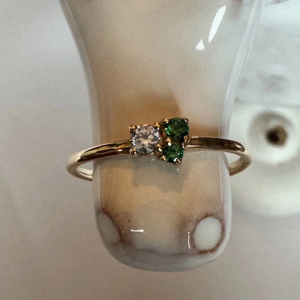 10KYG 3 Stone Cluster Ring 10K NWOT